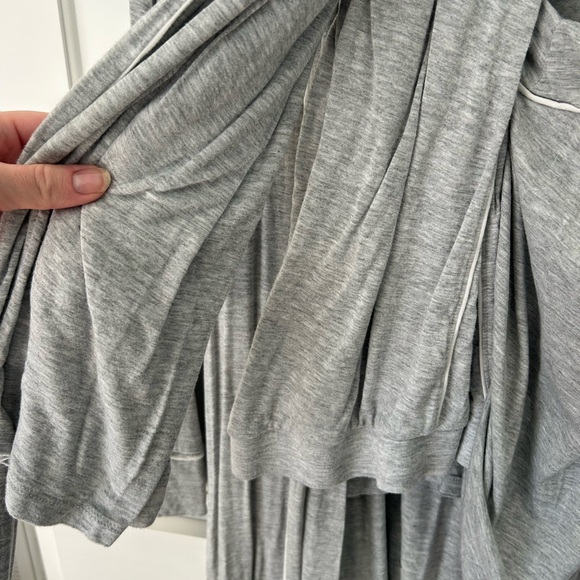 Pea in the Pod Gray Sleepwear Nursing Set - Picture 6 of 6